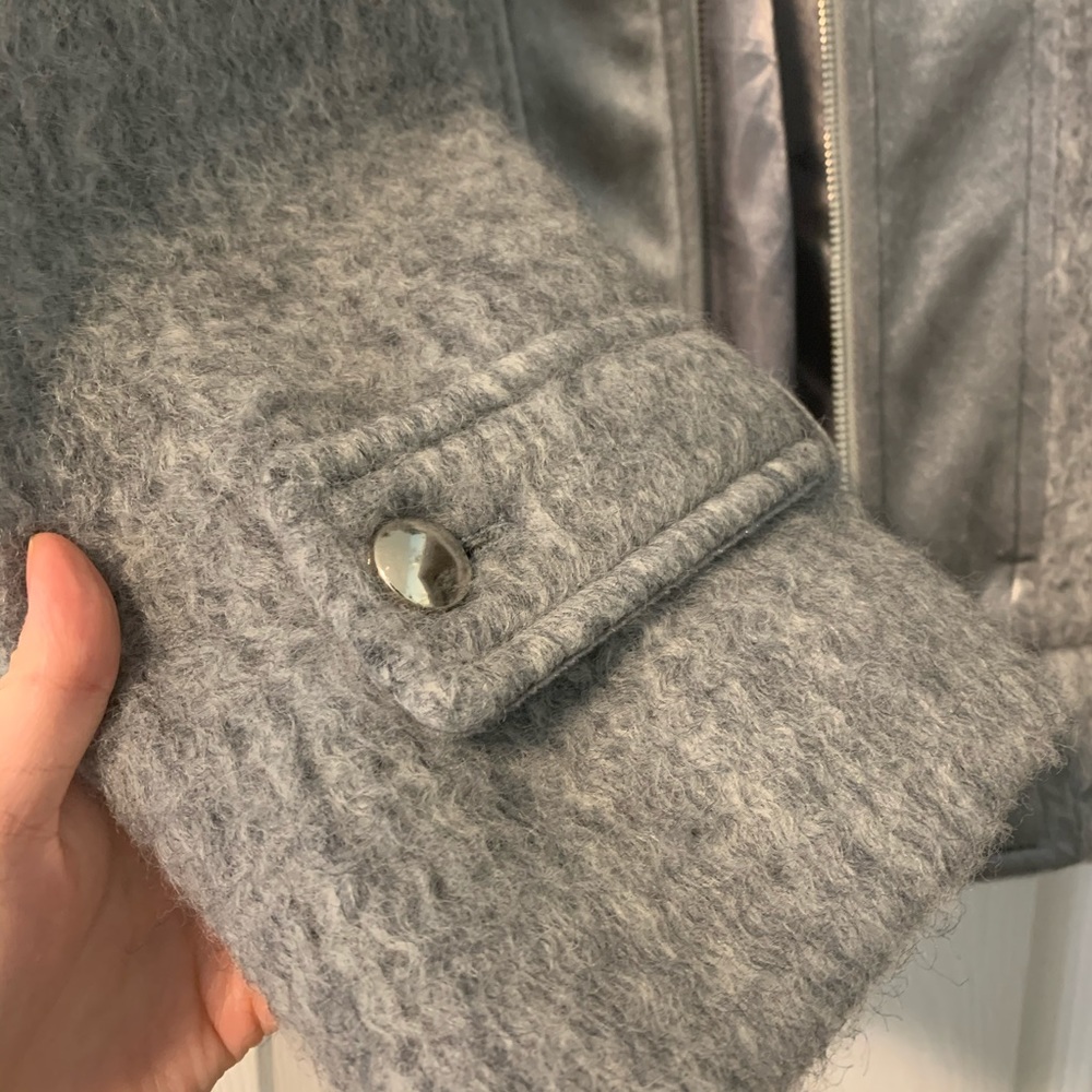 Coat - Picture 6 of 6